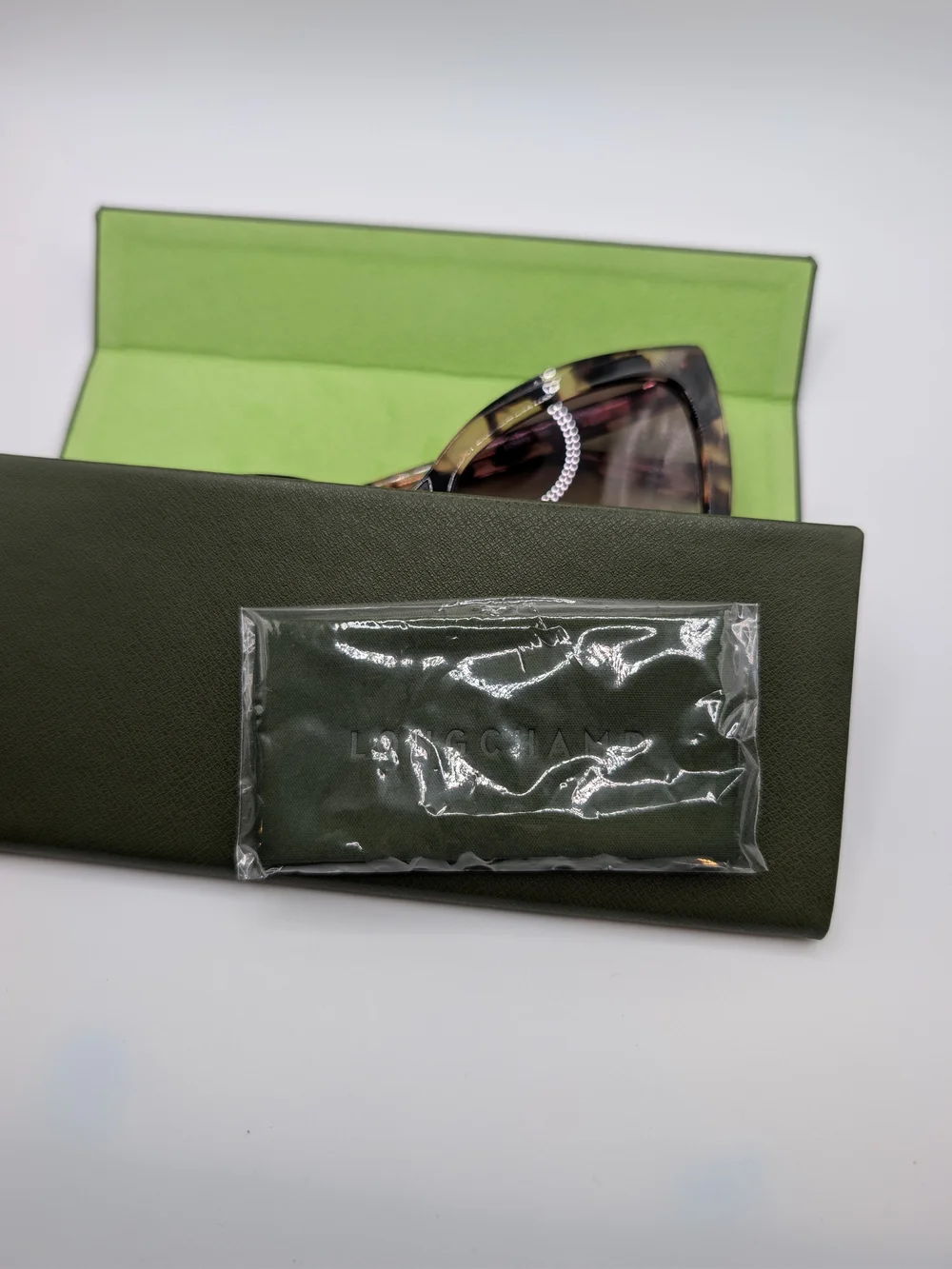 Longchamp LO695S Pink Tortoise Cat Eye Sunglasses NWT Case & Cloth Included